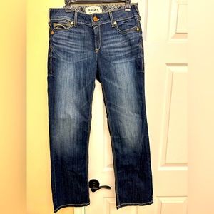 Ariat Jeans size 31 straight. NWT. Mid Rise